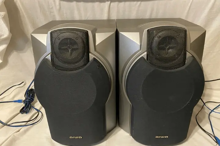 How To Use Old Aiwa Speakers